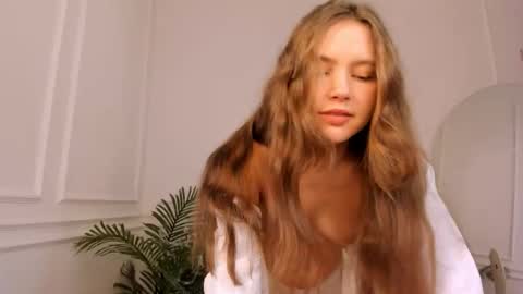 Snapshot of velvet_cherry chatting on November 3, 4:30 pm velvet_cherry online show from November 3, 4:30 pm