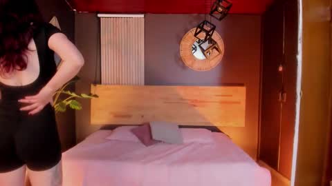 Snapshot of velvet_dreams_ chatting on February 13, 12:23 pm Isabella online show from February 13, 12:23 pm