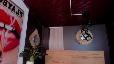 Snapshot of velvet_dreams_ chatting on February 14, 12:13 pm Isabella online show from February 14, 12:13 pm