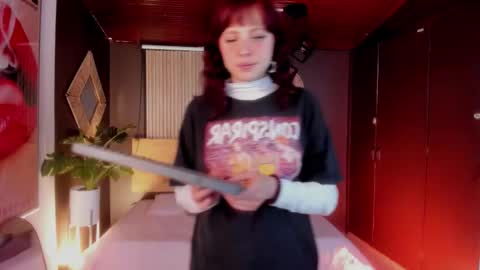 Snapshot of velvet_dreams_ chatting on February 19, 11:28 am Isabella online show from February 19, 11:28 am