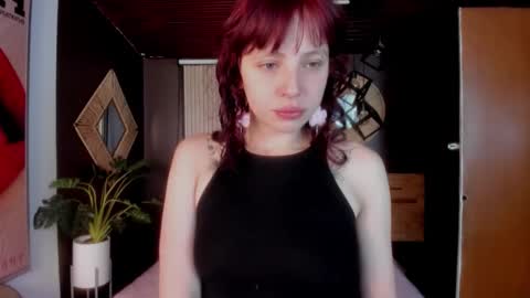 Snapshot of velvet_dreams_ chatting on February 21, 11:33 am Isabella online show from February 21, 11:33 am