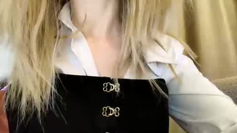 Uma online show from May 14, 8:26 pm