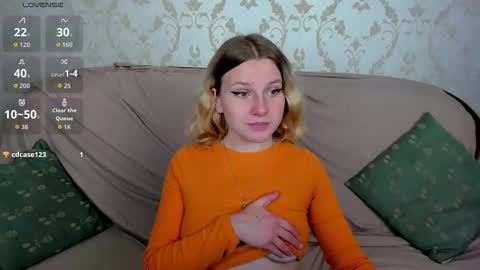 Snapshot of velvet_peach_ chatting on September 12, 5:29 am velvet_peach_ online show from September 12, 5:29 am
