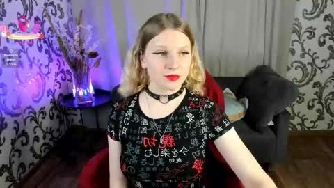 Snapshot of velvet_peach_ chatting on October 19, 12:06 pm velvet_peach_ online show from October 19, 12:06 pm