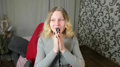 Snapshot of velvet_peach_ chatting on November 29, 10:18 am velvet_peach_ online show from November 29, 10:18 am