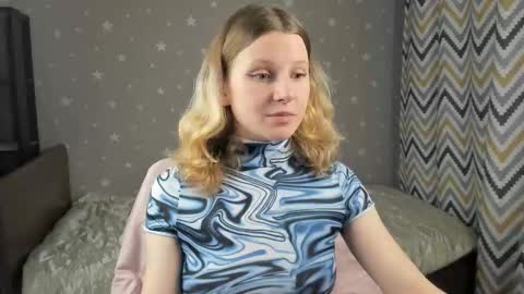 Snapshot of velvet_peach_ chatting on December 5, 10:46 am velvet_peach_ online show from December 5, 10:46 am