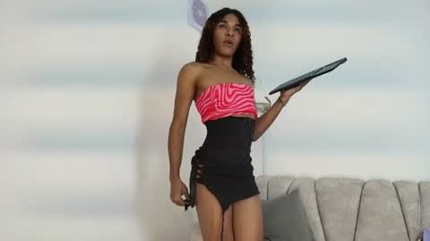 Snapshot of velvet_sex23 chatting on July 7, 8:07 am velvet_sex23 online show from July 7, 8:07 am