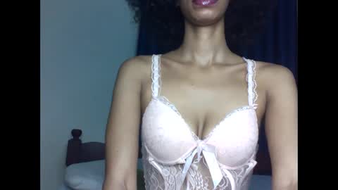 velvetbrownn online show from April 14, 2:06 am