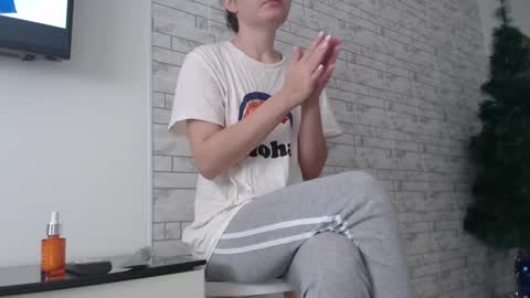 Snapshot of velvetmoon123 chatting on November 24, 8:36 am velvetmoon123 online show from November 24, 8:36 am