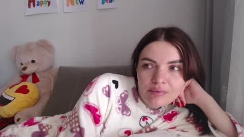 velvetmoon123 online show from January 16, 11:25 am