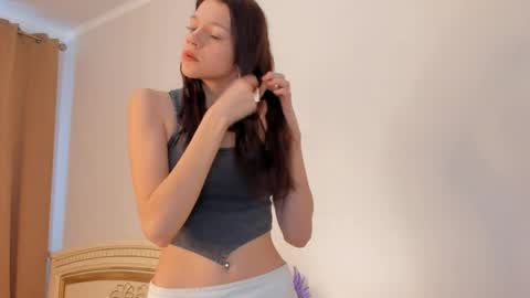 Kelly online show from April 3, 6:33 am