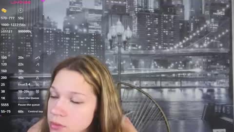 Snapshot of velvetrisque chatting on June 6, 7:13 am Kelly online show from June 6, 7:13 am