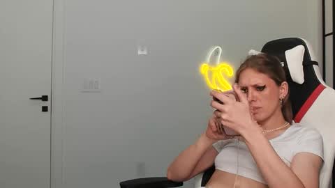 VelvetTGirl online show from February 9, 8:29 am