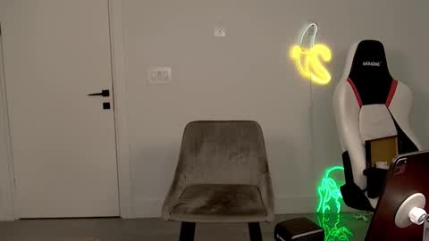 VelvetTGirl online show from March 6, 5:15 am