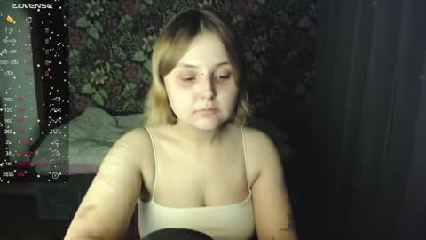 Snapshot of vendymories chatting on June 8, 5:46 pm eva 3 online show from June 8, 5:46 pm
