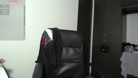 Venelope 3 online show from April 11, 3:22 am