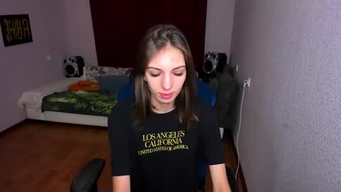 Snapshot of veneradi615 chatting on February 20, 4:25 pm veneradi615 online show from February 20, 4:25 pm