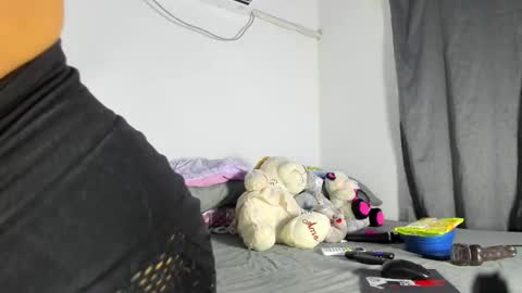 vennuss01 online show from March 25, 10:49 pm