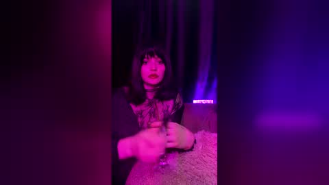 Snapshot of venom_goddess chatting on March 1, 9:50 pm venom_goddess online show from March 1, 9:50 pm