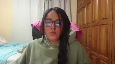Snapshot of venus_cat_ chatting on June 21, 3:31 am Venus online show from June 21, 3:31 am