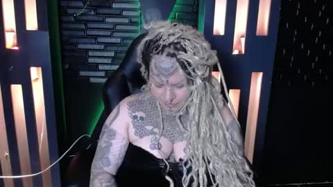 Snapshot of venus_rock chatting on April 20, 12:19 pm Venus Ink online show from April 20, 12:19 pm