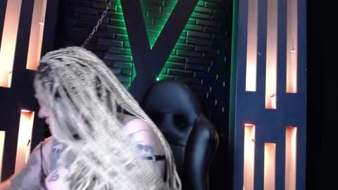 Snapshot of venus_rock chatting on April 30, 12:11 pm Venus Ink online show from April 30, 12:11 pm