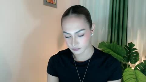 Snapshot of venus_sunrise07xx chatting on December 20, 2:07 am Venus Sunrise Bombshell online show from December 20, 2:07 am