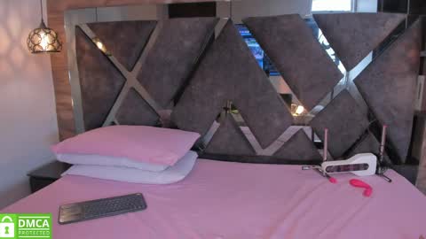 Snapshot of venus_velez chatting on April 24, 12:29 pm Venus online show from April 24, 12:29 pm