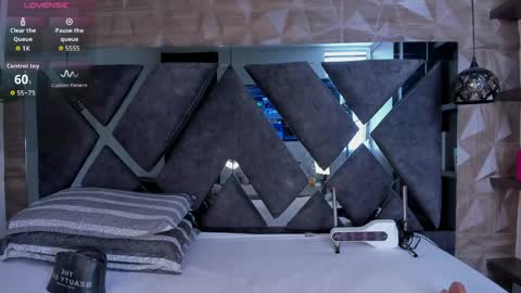 Snapshot of venus_velez chatting on May 12, 12:46 pm Venus online show from May 12, 12:46 pm