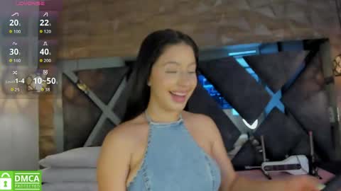 Snapshot of venus_velez chatting on May 17, 12:01 pm Venus online show from May 17, 12:01 pm