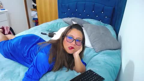 venushot1xx online show from November 27, 9:11 am