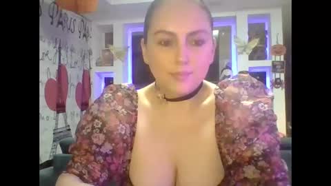VENUSINA07 online show from October 18, 7:09 am