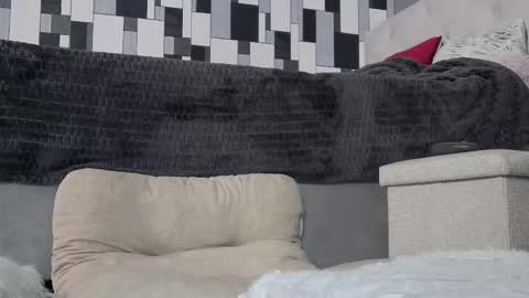 venusinylons online show from March 5, 1:51 pm