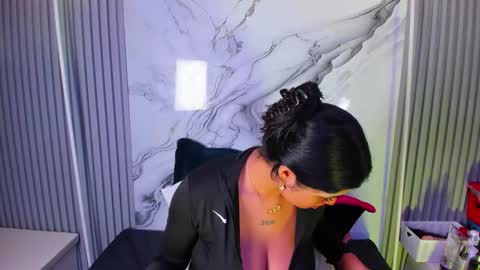Venusowen  online show from May 13, 2:03 pm