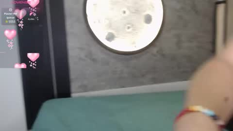 Snapshot of venuss09 chatting on February 8, 1:36 pm venuss09 online show from February 8, 1:36 pm