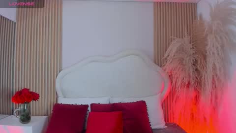 Snapshot of vera_gold_ chatting on December 17, 3:12 am Vera online show from December 17, 3:12 am