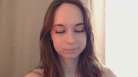 Una online show from February 15, 11:30 am