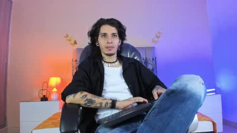 Snapshot of vergil_noir chatting on May 15, 3:46 am vergil_noir online show from May 15, 3:46 am