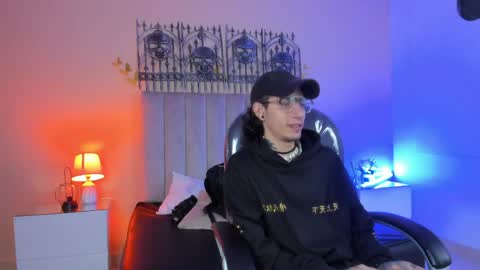 Snapshot of vergil_noir chatting on May 19, 4:08 am vergil_noir online show from May 19, 4:08 am