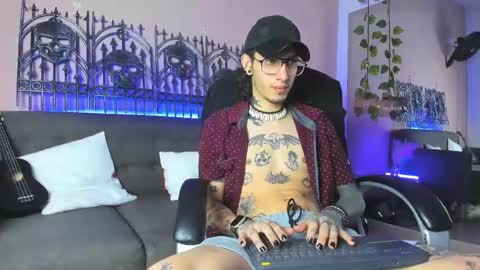 Snapshot of vergil_noir chatting on May 28, 4:32 am vergil_noir online show from May 28, 4:32 am