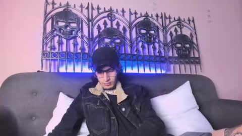 Snapshot of vergil_noir chatting on May 29, 4:10 am vergil_noir online show from May 29, 4:10 am