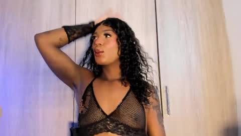 Snapshot of vero_lodgee chatting on May 7, 12:16 am veronica lodge online show from May 7, 12:16 am