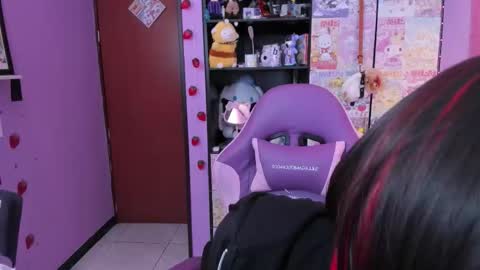     online show from February 6, 11:52 pm