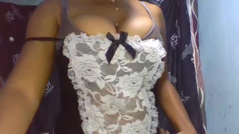 Snapshot of verolla31 chatting on December 18, 1:48 am verolla31 online show from December 18, 1:48 am