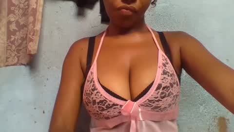 Snapshot of verolla31 chatting on February 1, 1:30 pm verolla31 online show from February 1, 1:30 pm