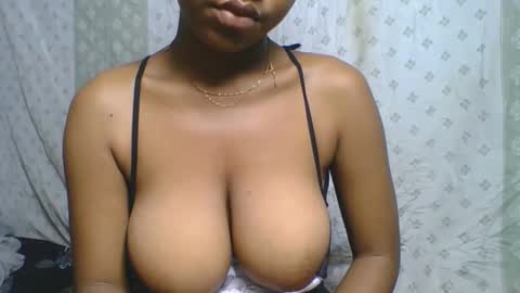 Snapshot of verolla31 chatting on October 19, 7:20 am verolla31 online show from October 19, 7:20 am