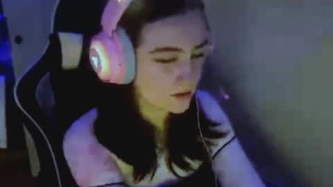 Veronica online show from May 21, 2:57 pm