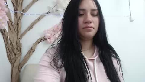 Snapshot of veronica_lewis_ chatting on November 24, 12:38 pm online show from November 24, 12:38 pm