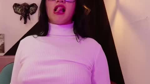 Snapshot of veronica_lewis_ chatting on December 1, 12:54 pm online show from December 1, 12:54 pm