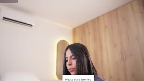 Snapshot of veronica_mendez1 chatting on November 25, 3:34 pm Veronica online show from November 25, 3:34 pm